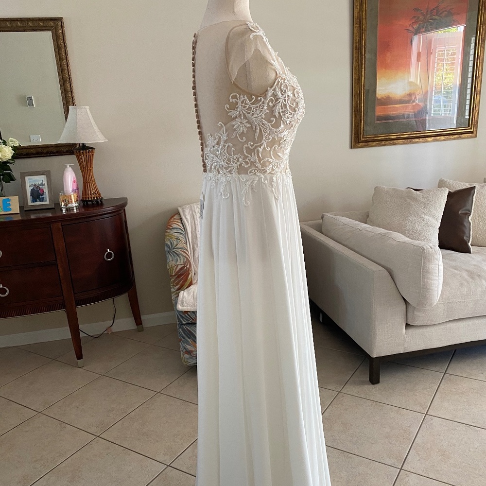 Michelle Roth Wedding Dress - Picture 3 of 16